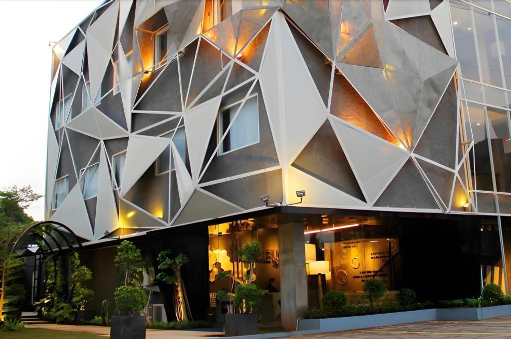 Couleur Hotel Cengkareng Джакарта Екстер'єр фото