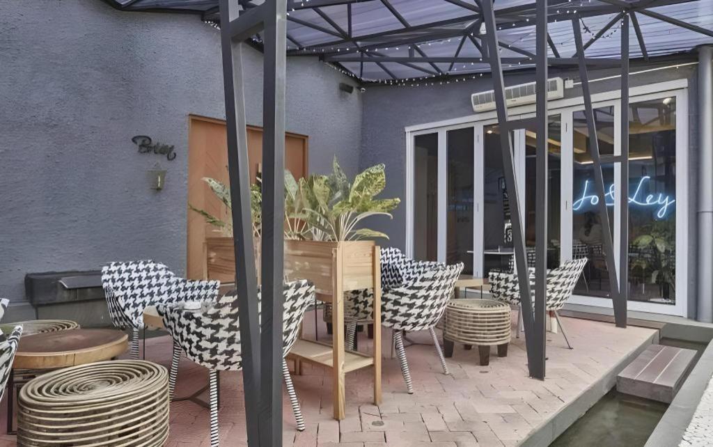 Couleur Hotel Cengkareng Джакарта Екстер'єр фото